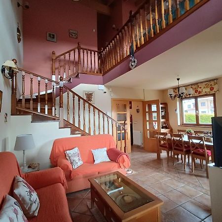 Cuarenta Y Ocho Luces Guest House Burgos Exterior photo