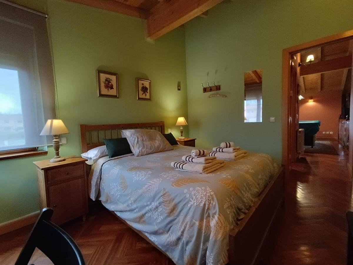Cuarenta Y Ocho Luces Guest House Burgos Exterior photo